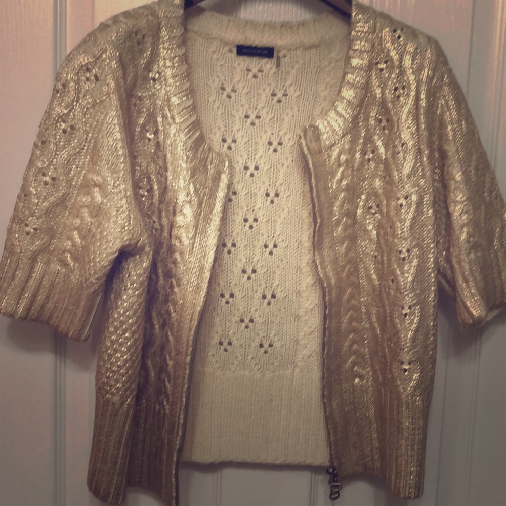 Magaschoni Cardigan perfect for all year wear!